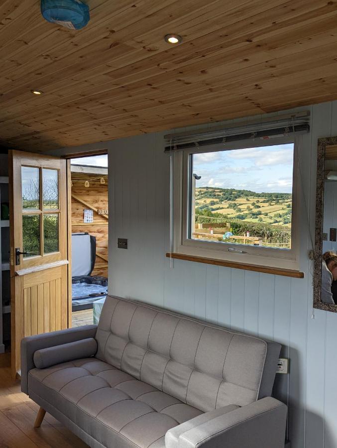Bespoke Luxury Huts With Hot Tubs. Located In The Black Mountains. Llanveynoe Eksteriør billede